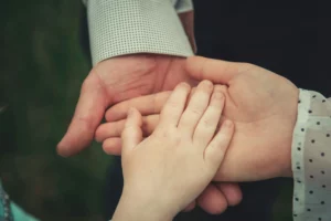 como-a-constelação-familiar-ajuda-a-restaurar-relações-familiares